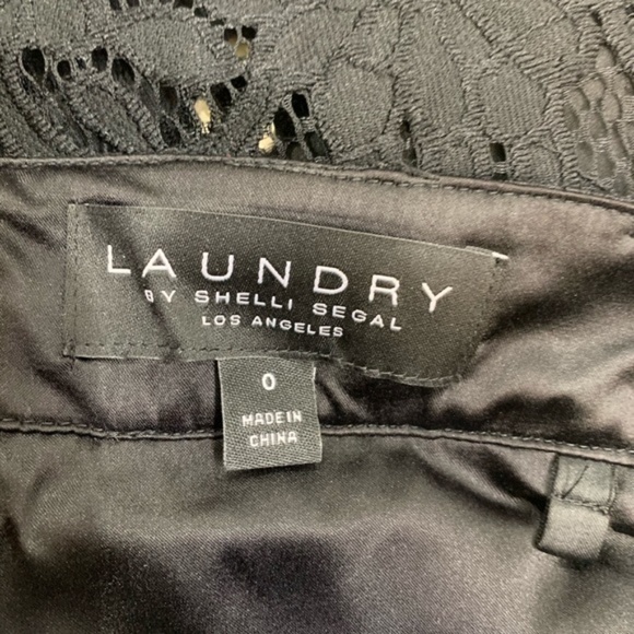 Laundry By Shelli Segal Off-the-Shoulder Lace Dress - Picture 7 of 8